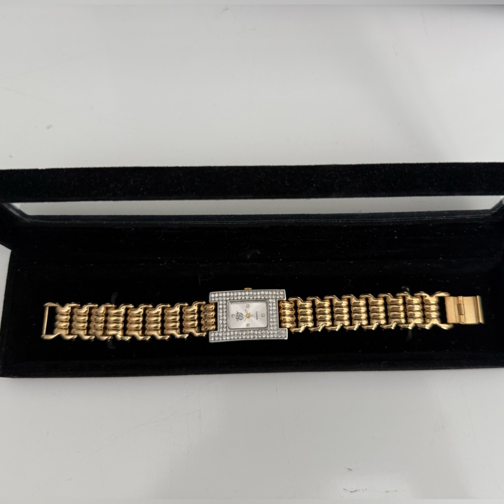 Elegant Gold Women's Watch